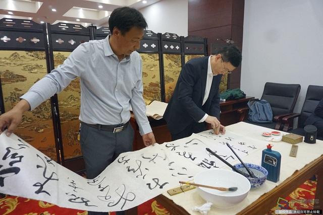 首都书画艺术家走进青海玉树 用画笔交流两地文化--北京文联网